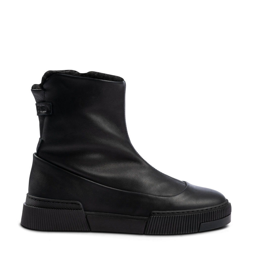 KEEPS  DENVER BLACK