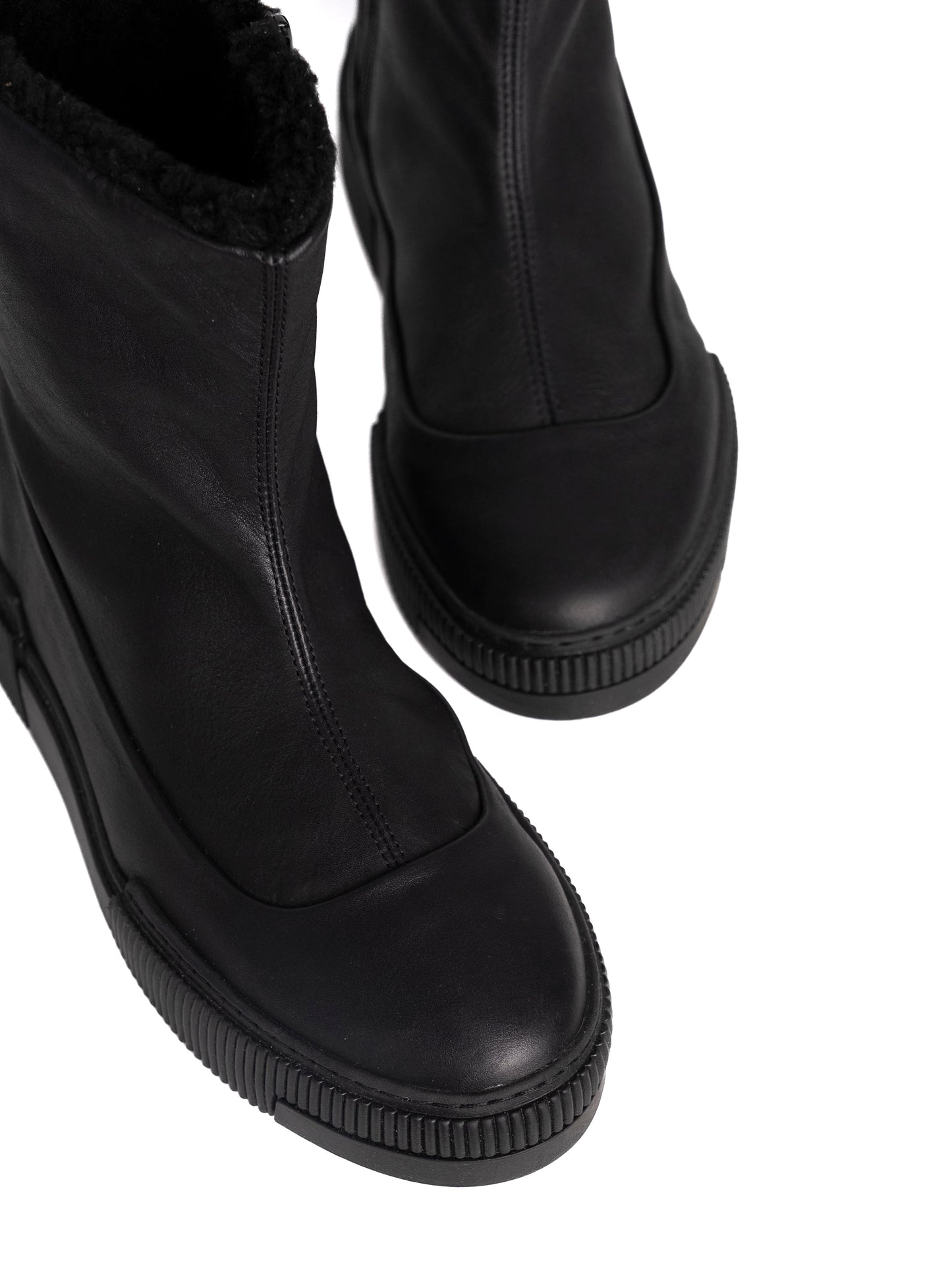 KEEPS  DENVER BLACK